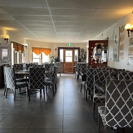 Kluane Park Inn Haines Junction Exterior photo